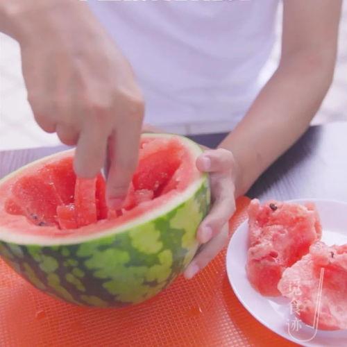 广州吃瓜螺蛳粉,螺蛳粉的独特魅力与吃瓜乐趣